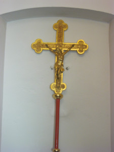 A biai Szent Anna katolikus egyházközség restaurált körmeneti keresztje